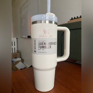 Stanley Quencher H2.0 Flowstate Tumbler (30oz, Cream)